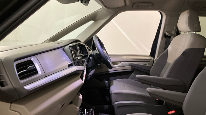 Volkswagen Multivan 1.5 TSI eHybrid Life 5dr 4MOTION DSG Estate - Image 23